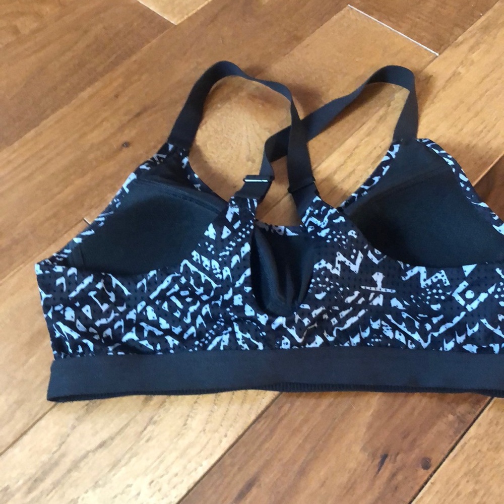 Victoria’s Secret sports bra - Picture 4 of 8